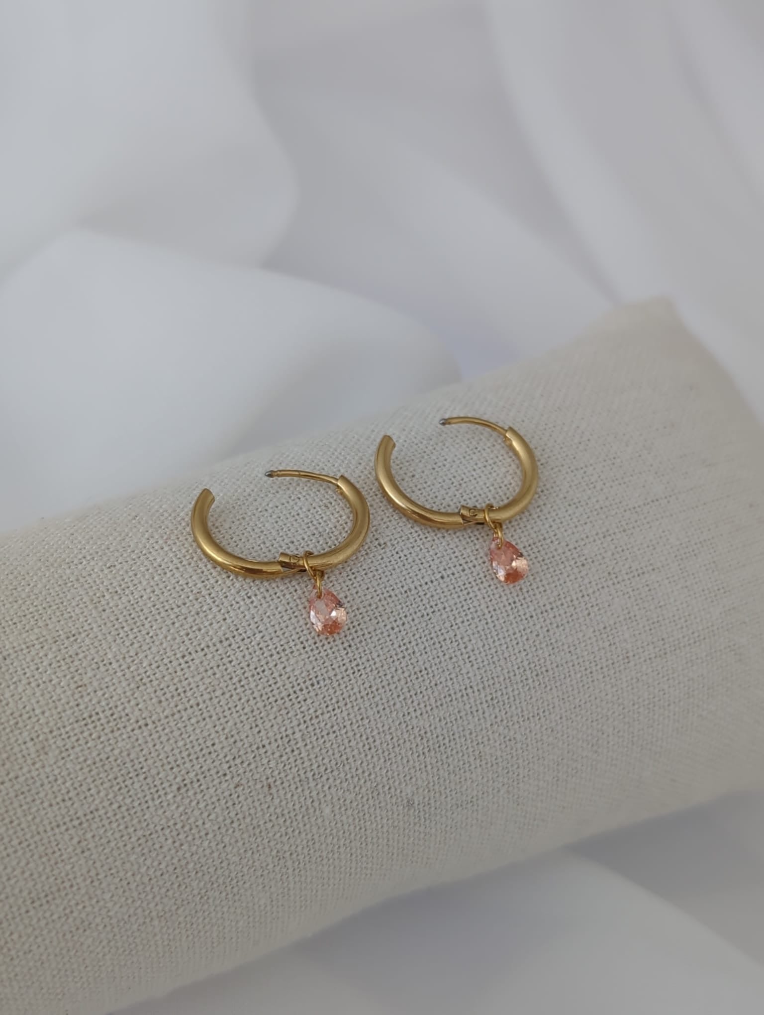 Boucles d'oreilles en acier inoxydable avec des zircons – 12 mm