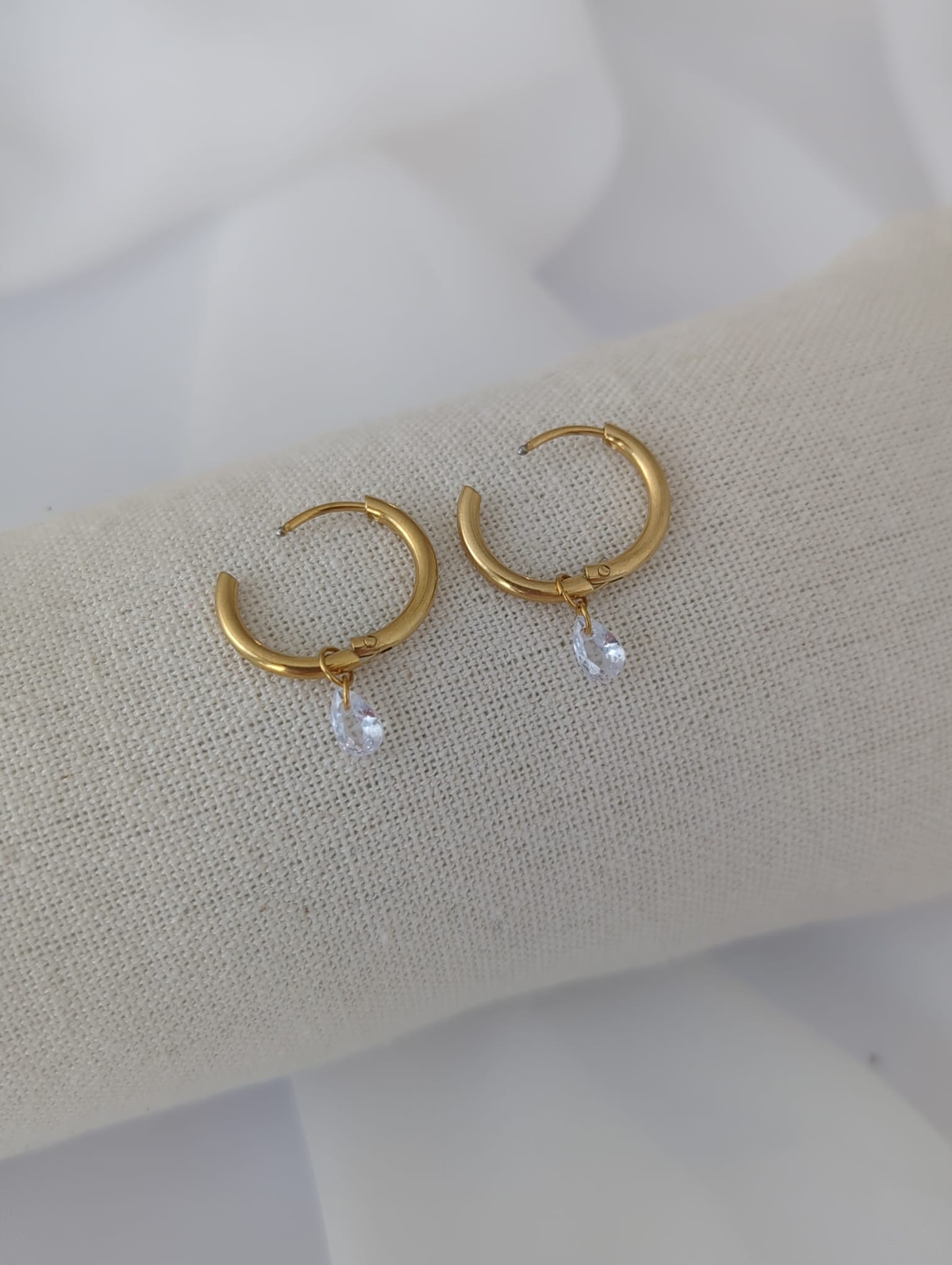 Boucles d'oreilles en acier inoxydable avec des zircons – 12 mm