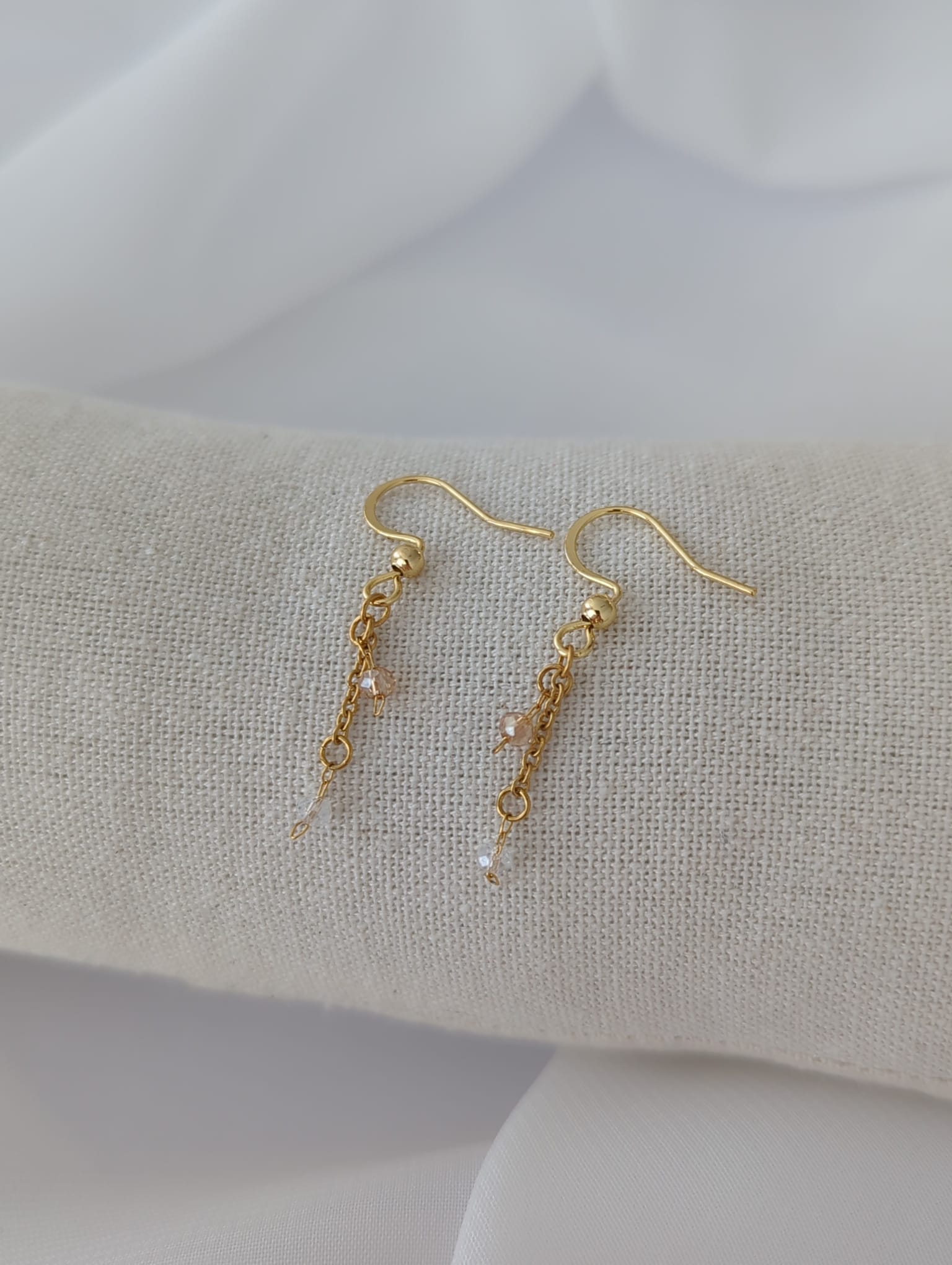 Boucles d'oreilles dorées en acier inoxydable avec des perles colorées
