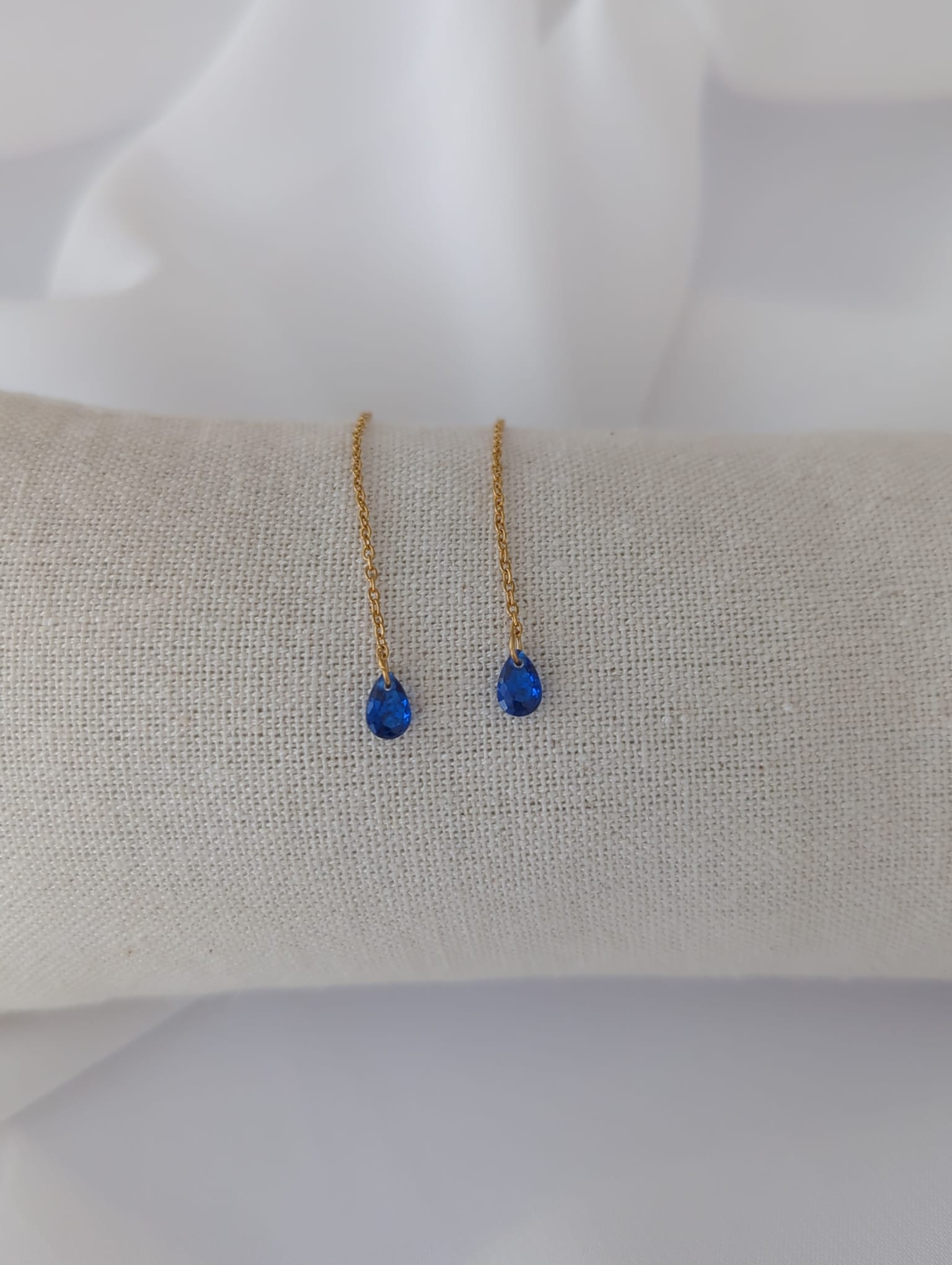 Boucles d'oreilles pendantes en acier inoxydable doré avec zircons