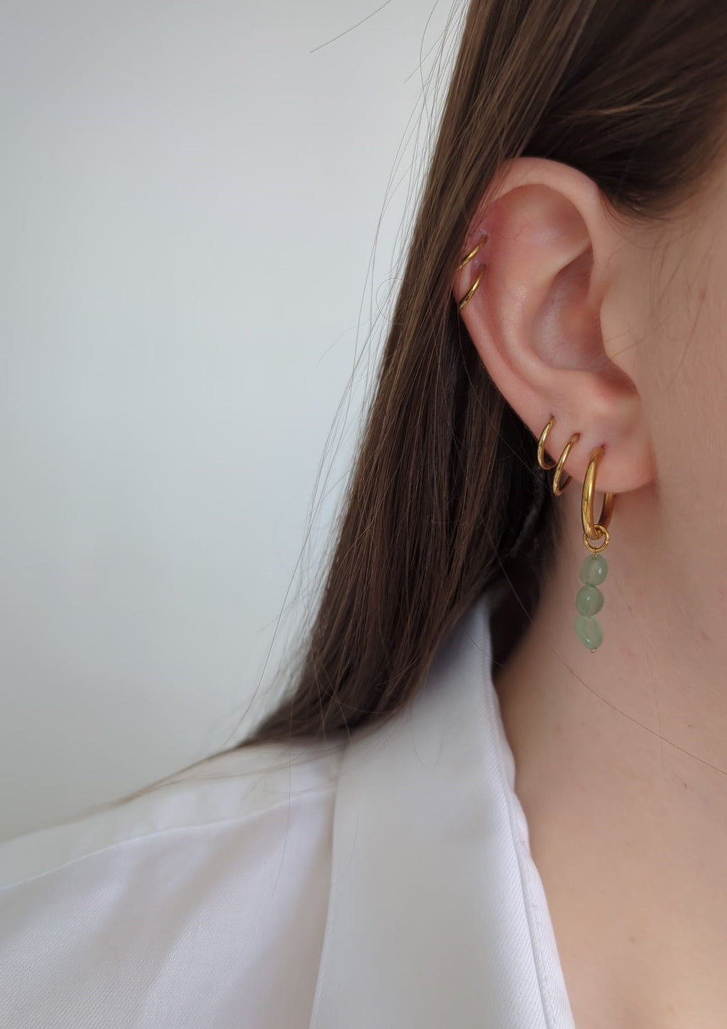 Boucles d'oreilles dorées en acier inoxydable avec des pierres d'aventurine verte