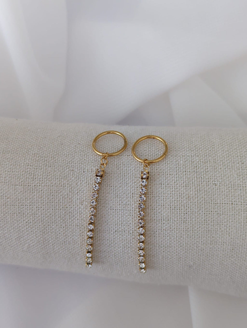 Boucles d'oreilles pendantes dorées en acier inoxydable et strass
