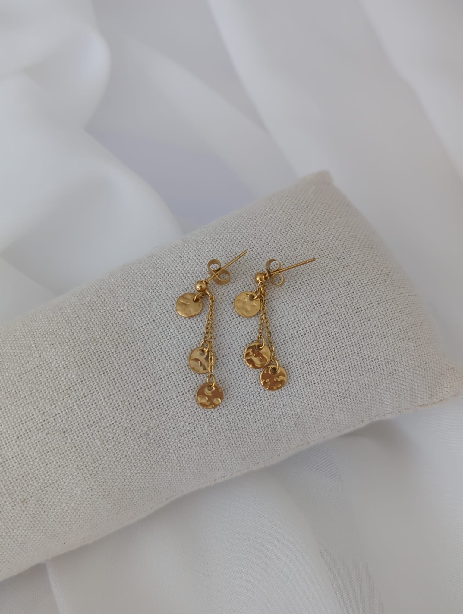 Boucles d'oreilles dorées ou argentées en acier inoxydable avec breloques rondes à motifs