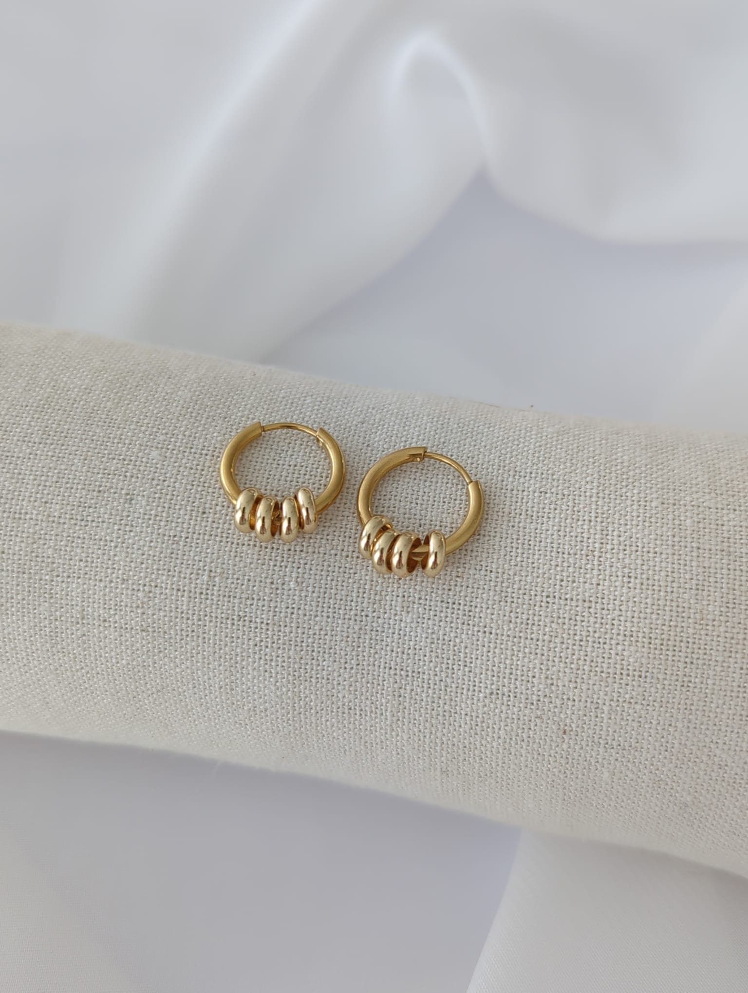 Boucles d'oreilles en acier inoxydable avec breloques anneaux dorées ou argentées - 12 mm