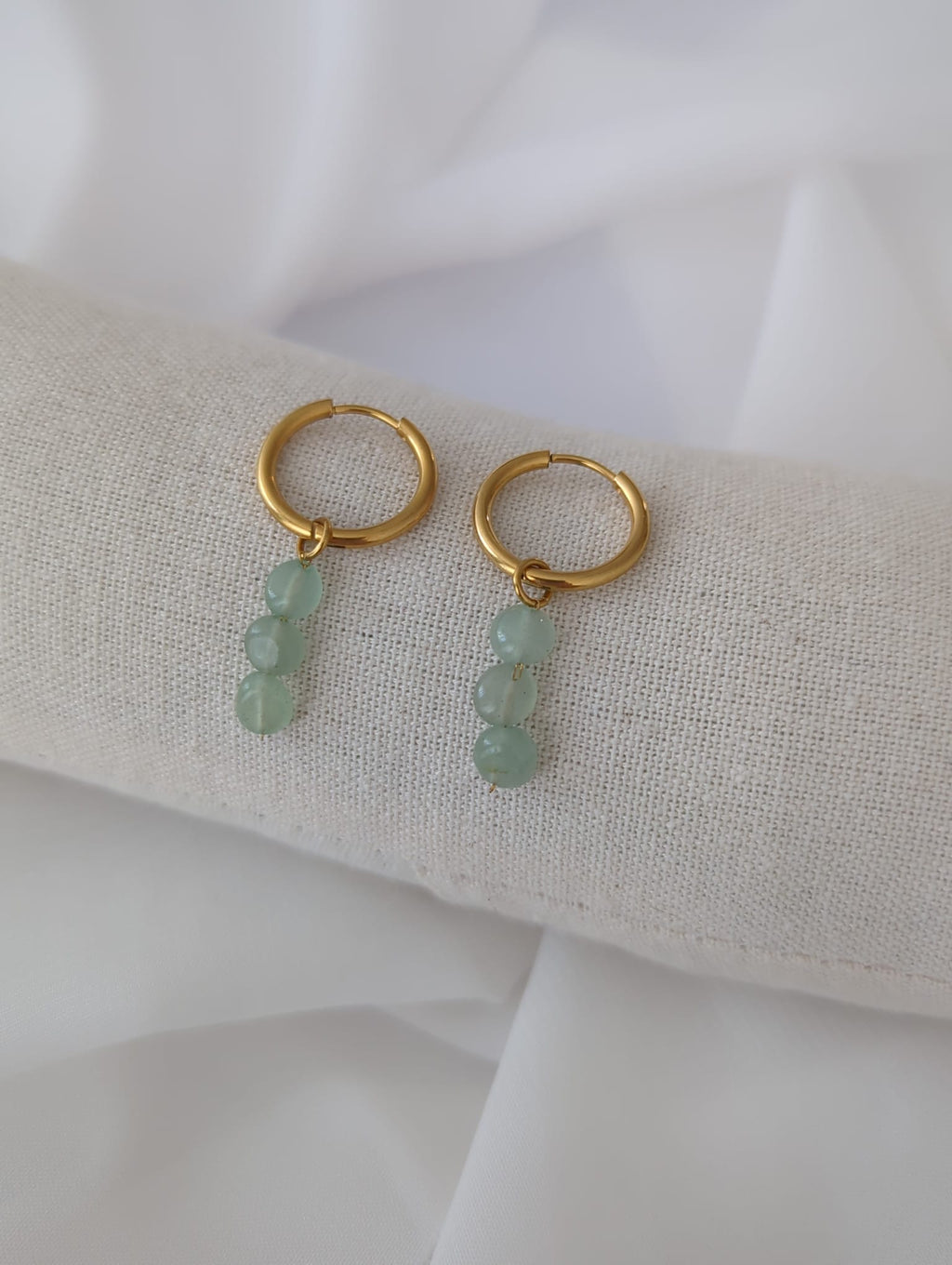 Boucles d'oreilles dorées en acier inoxydable avec des pierres d'aventurine verte