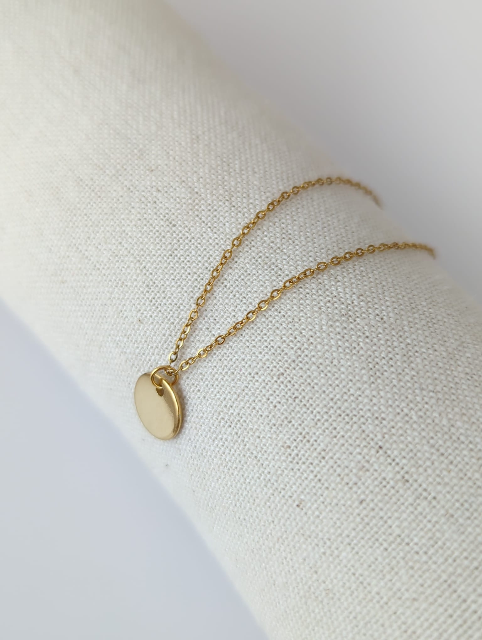 Collier en acier inoxydable doré ou argenté avec pendentif rond en acier