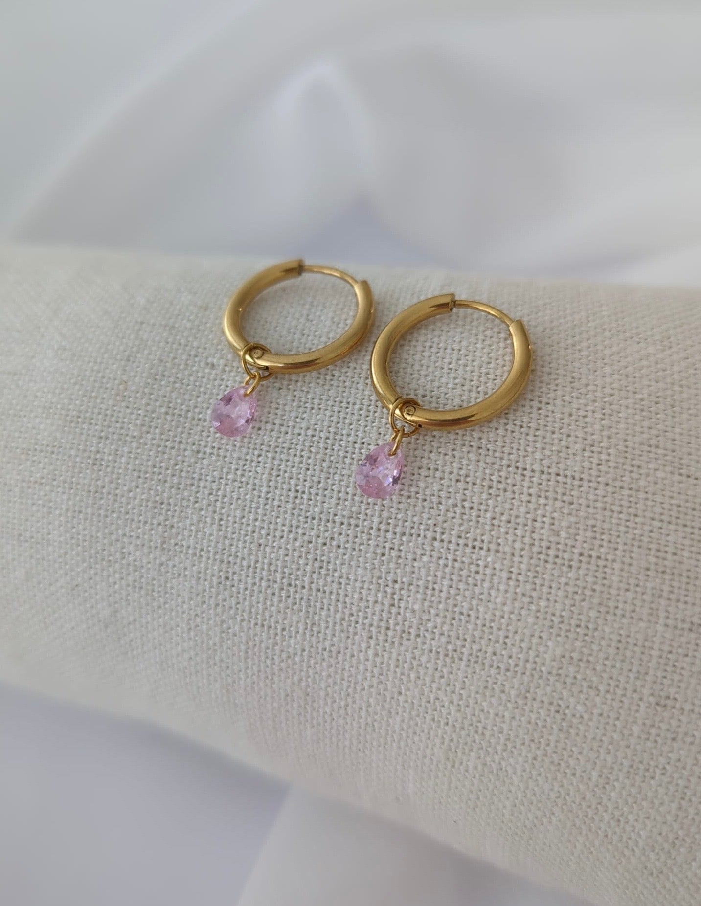 Boucles d'oreilles en acier inoxydable avec des zircons – 12 mm