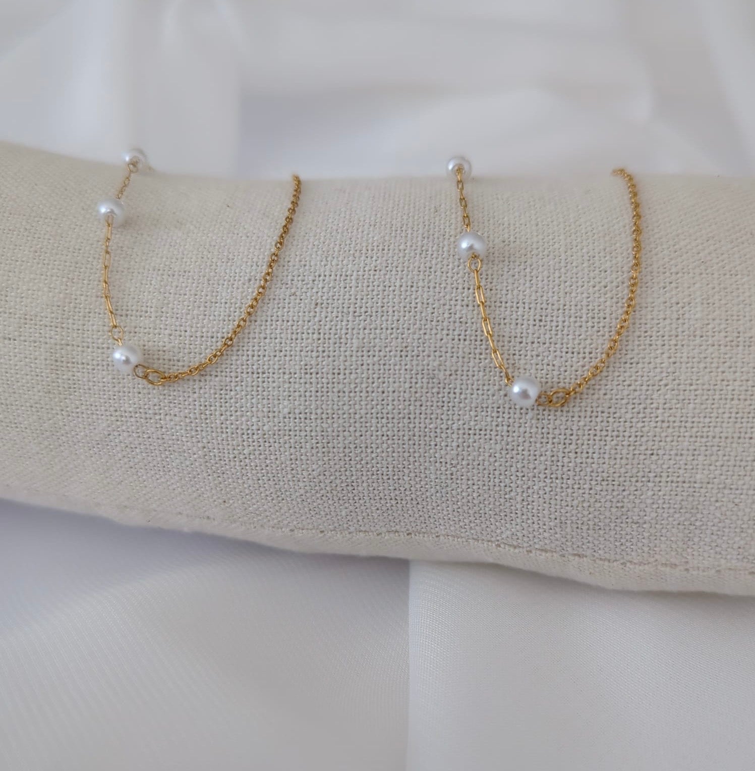 Boucles d'oreilles dorées en acier inoxydable avec perles
