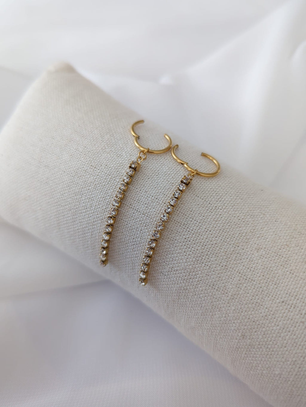 Boucles d'oreilles pendantes dorées en acier inoxydable et strass