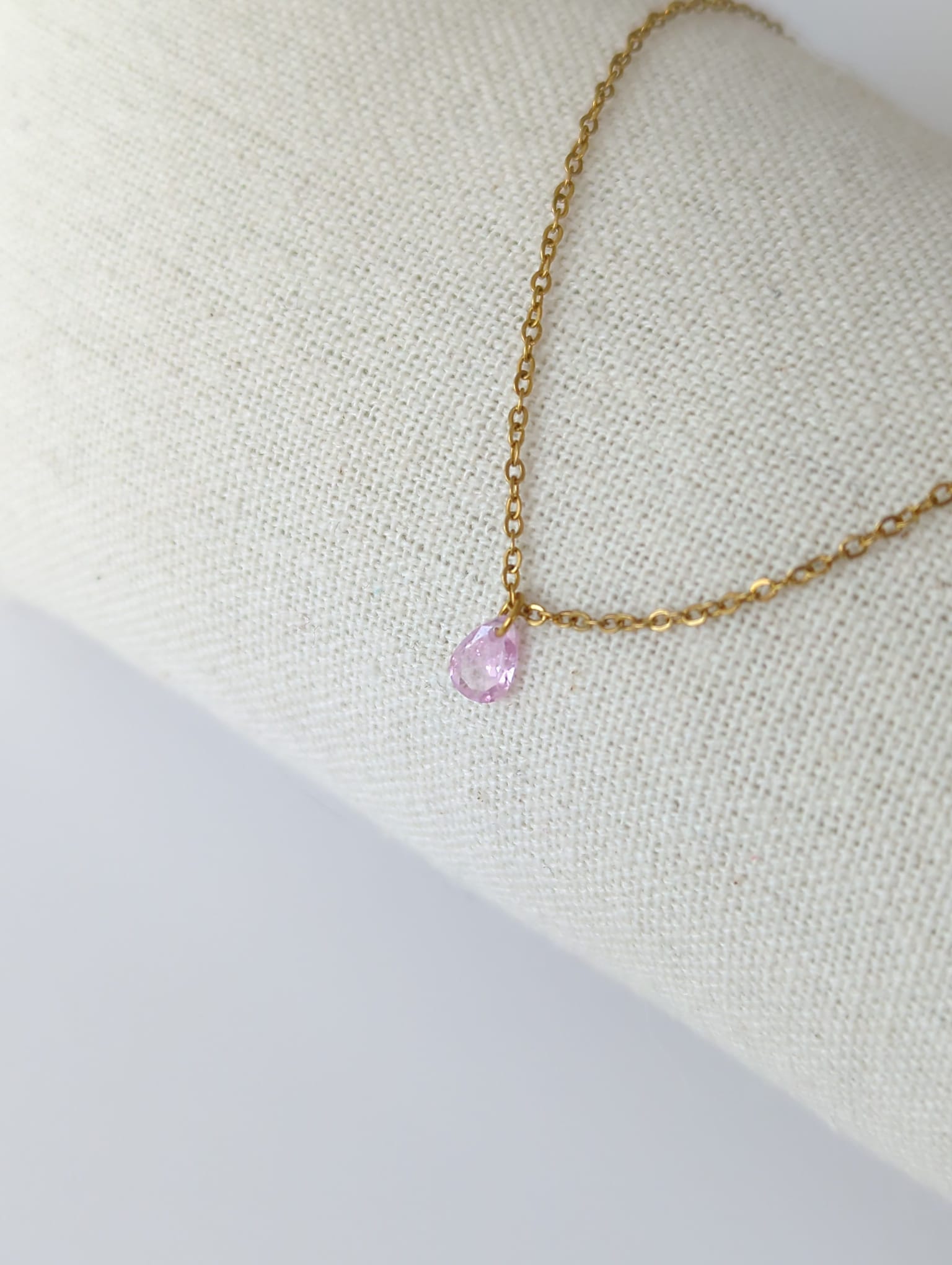 Collier doré en acier inoxydable avec zircon