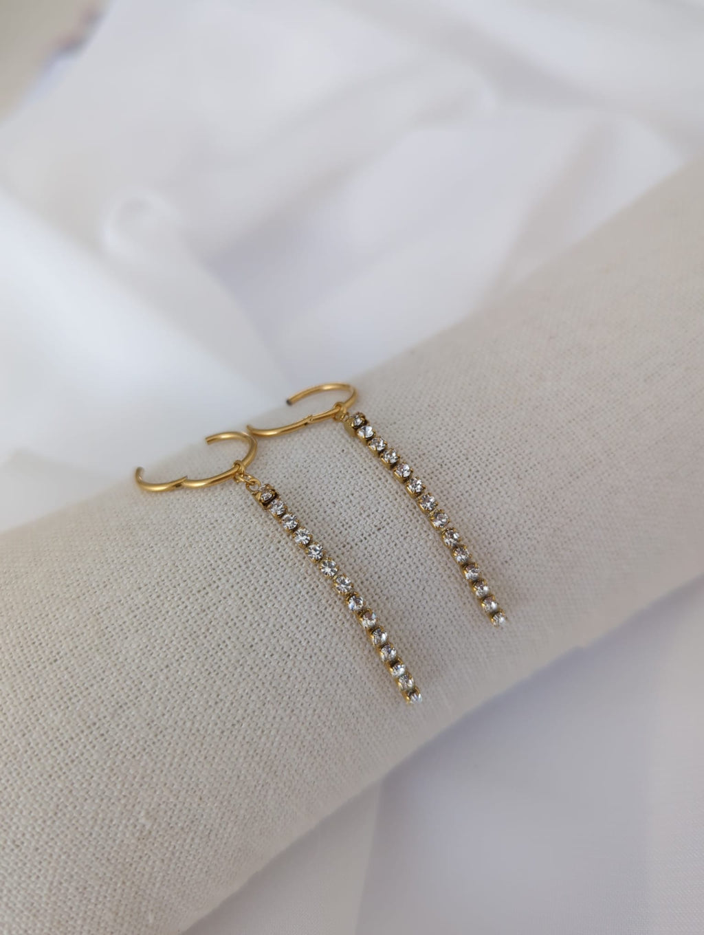 Boucles d'oreilles pendantes dorées en acier inoxydable et strass