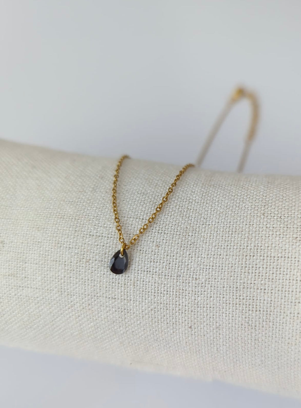 Collier doré en acier inoxydable avec zircon