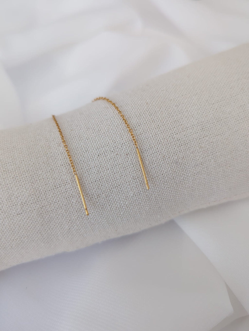 Boucles d'oreilles dorées longues en acier inoxydable avec des perles d'eau douce de 5 mm