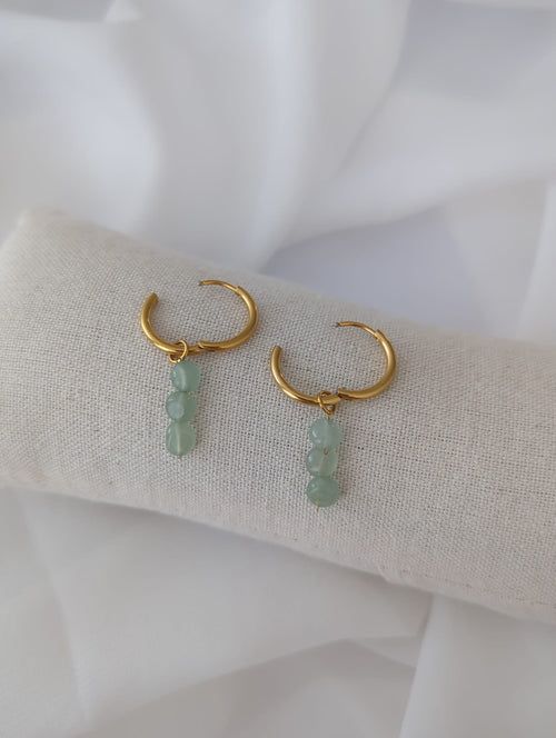 Boucles d'oreilles dorées en acier inoxydable avec des pierres d'aventurine verte