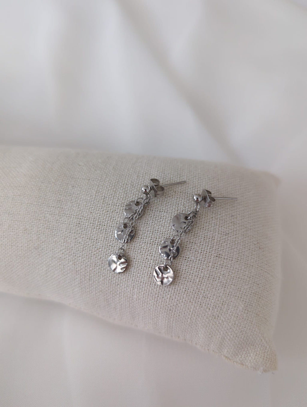 Boucles d'oreilles dorées ou argentées en acier inoxydable avec breloques rondes à motifs