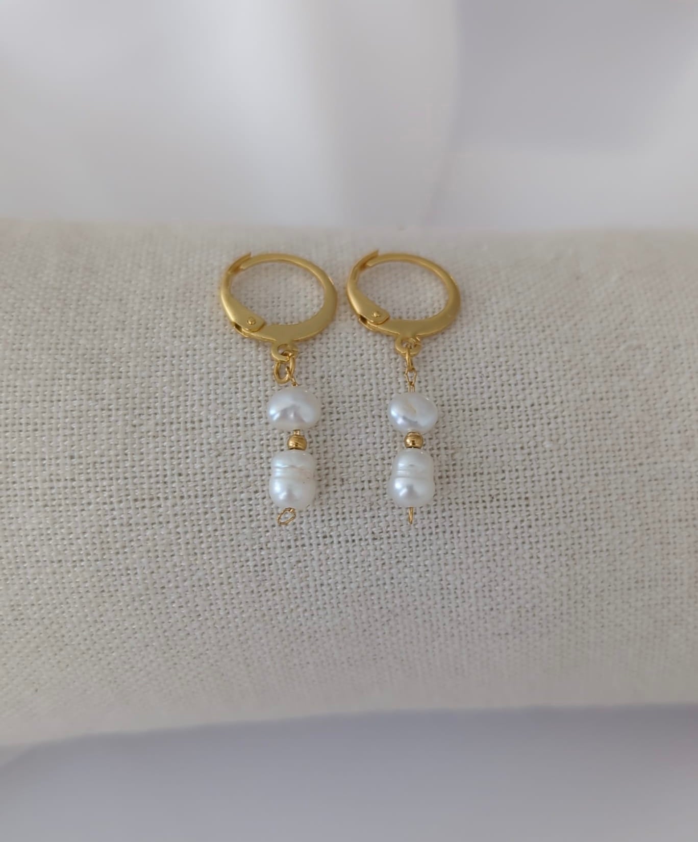 Boucles d'oreilles en acier inoxydable avec des perles d'eau douce