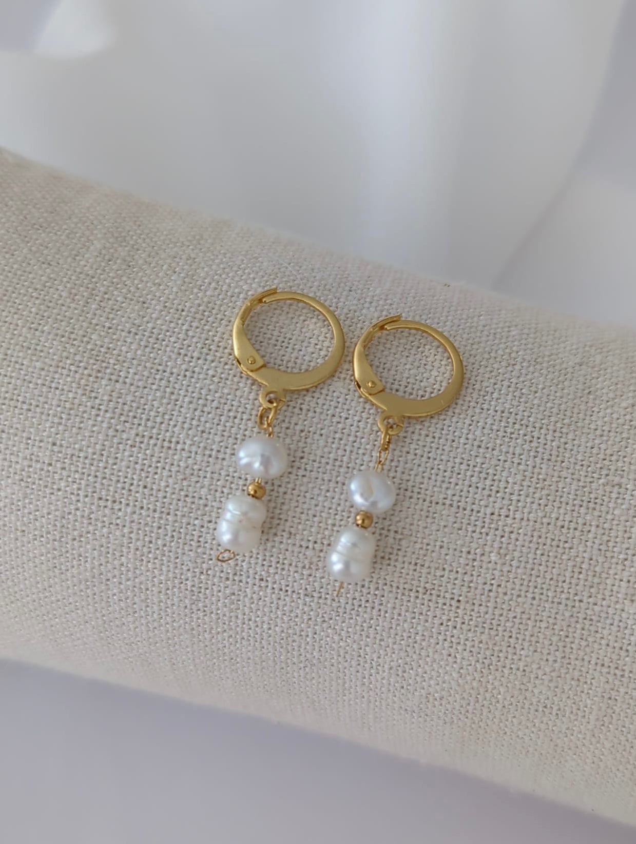 Boucles d'oreilles en acier inoxydable avec des perles d'eau douce