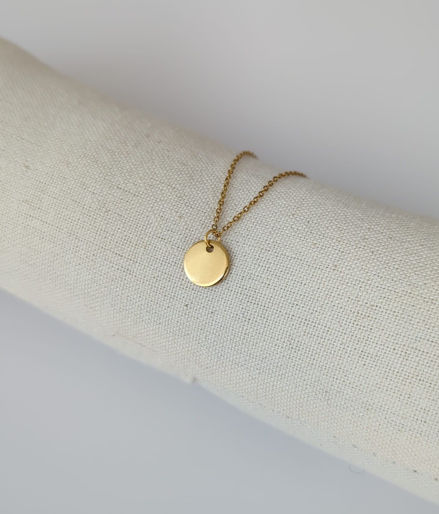 Collier en acier inoxydable doré ou argenté avec pendentif rond en acier