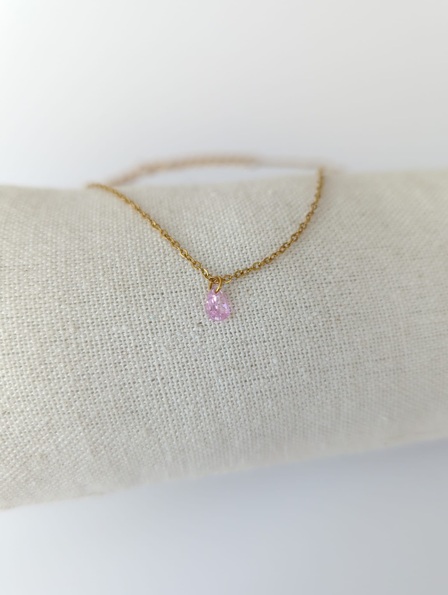 Collier doré en acier inoxydable avec zircon