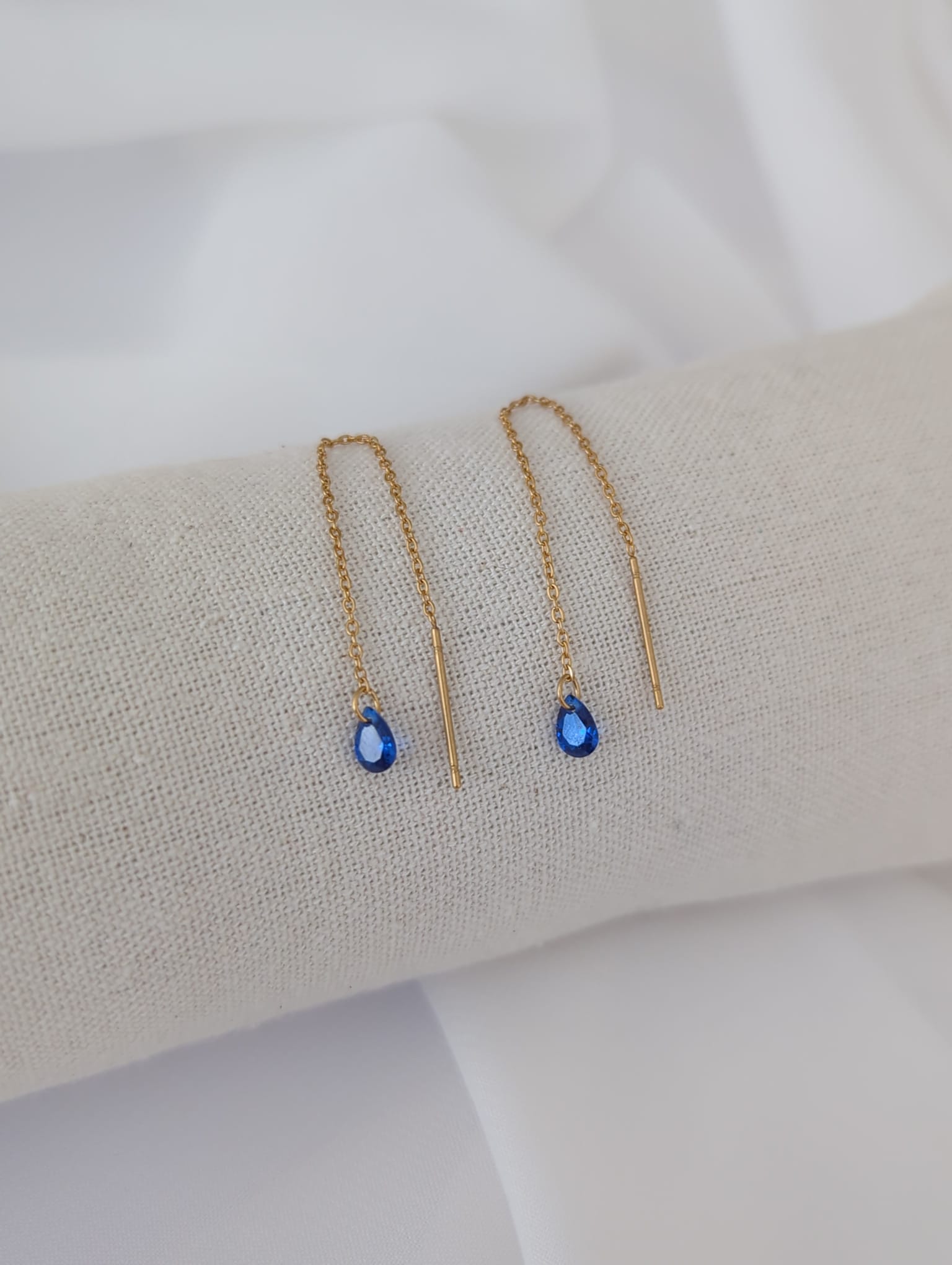 Boucles d'oreilles pendantes en acier inoxydable doré avec zircons