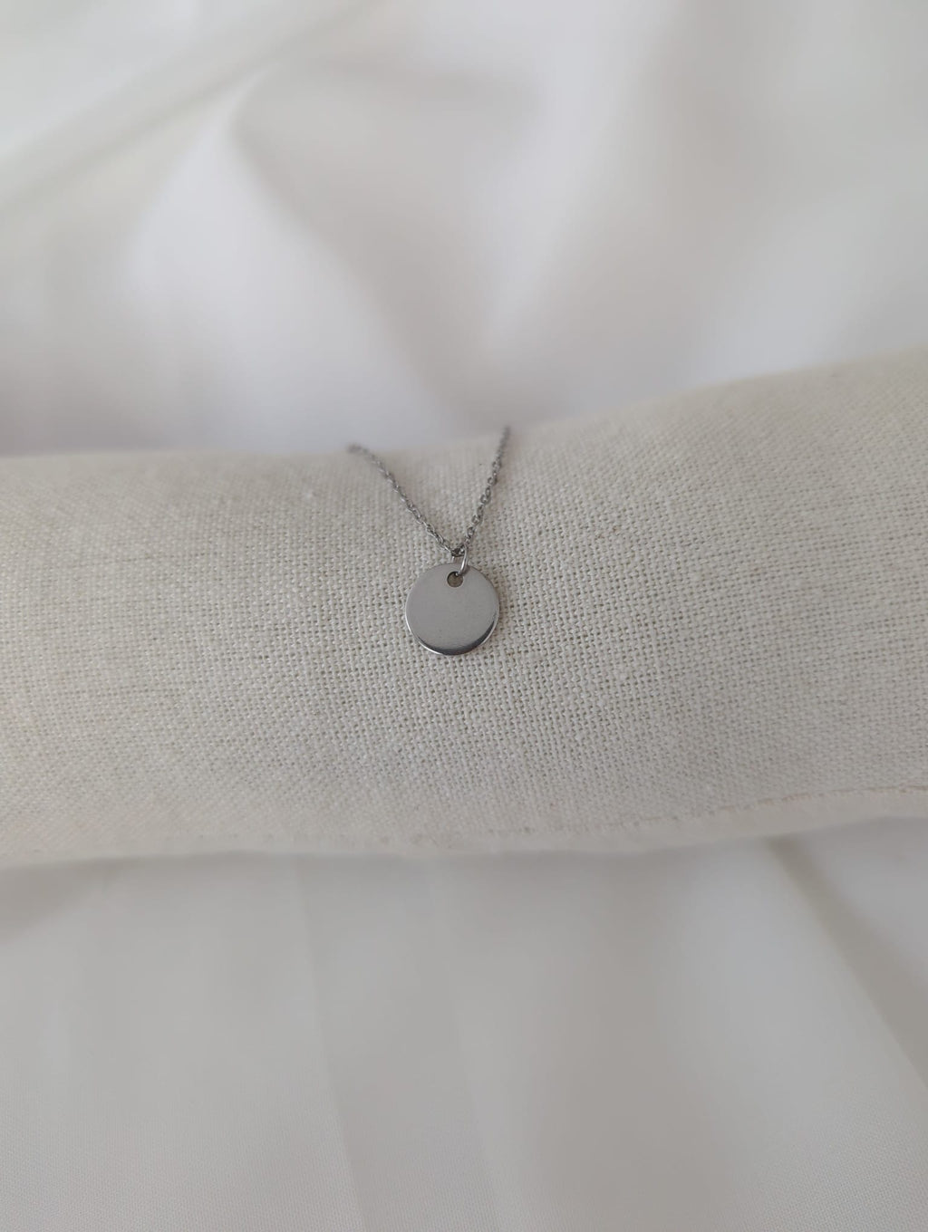 Collier en acier inoxydable doré ou argenté avec pendentif rond en acier