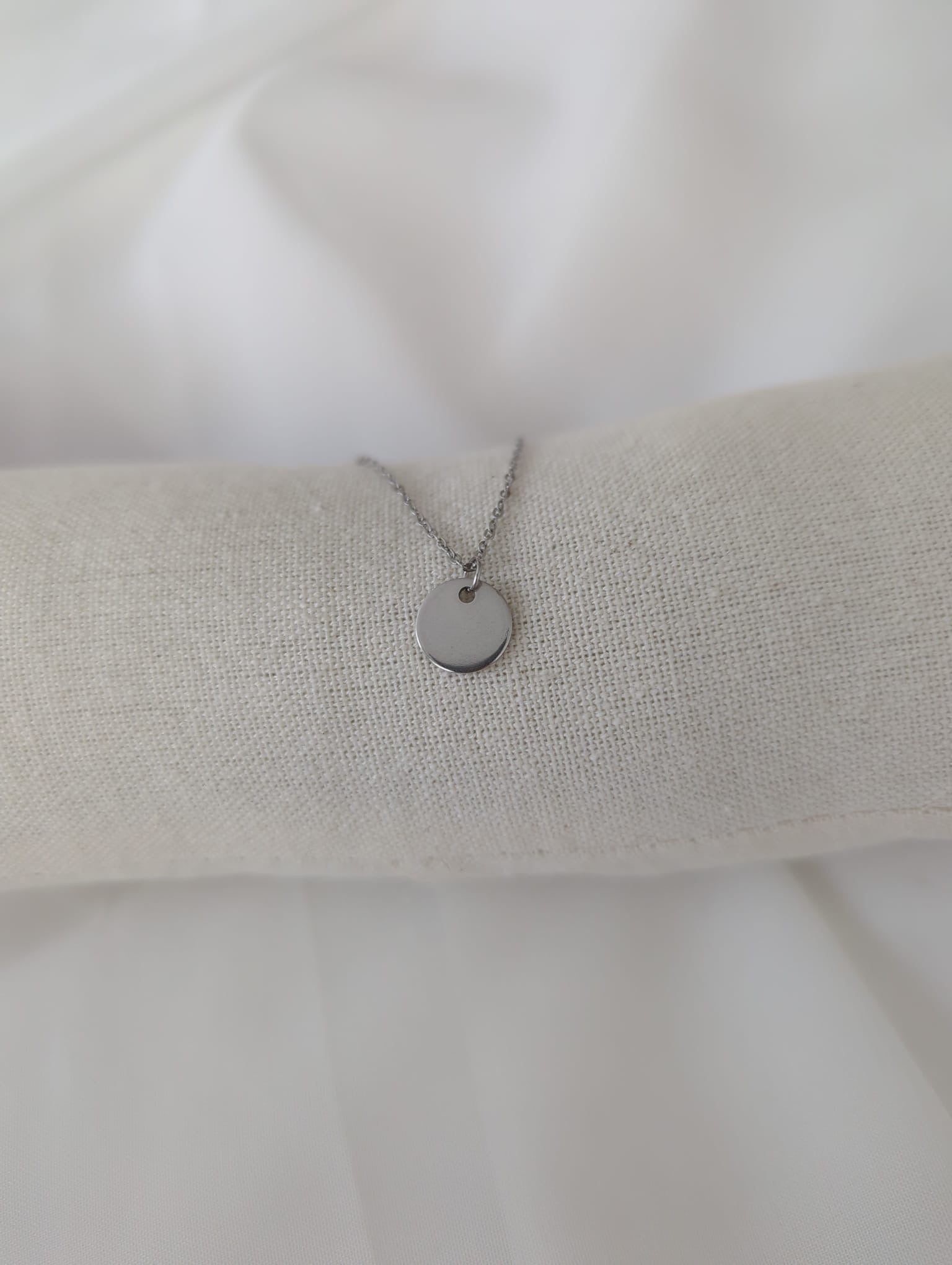 Collier en acier inoxydable doré ou argenté avec pendentif rond en acier
