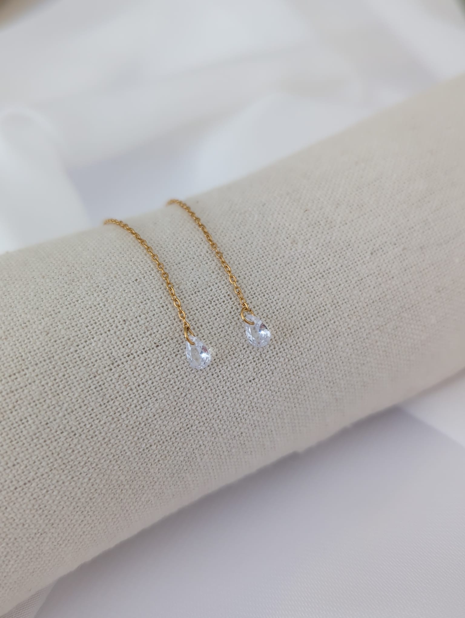 Boucles d'oreilles pendantes en acier inoxydable doré avec zircons