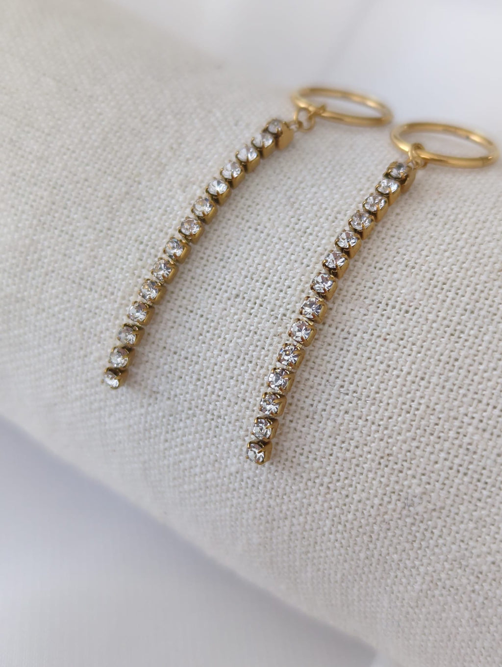Boucles d'oreilles pendantes dorées en acier inoxydable et strass