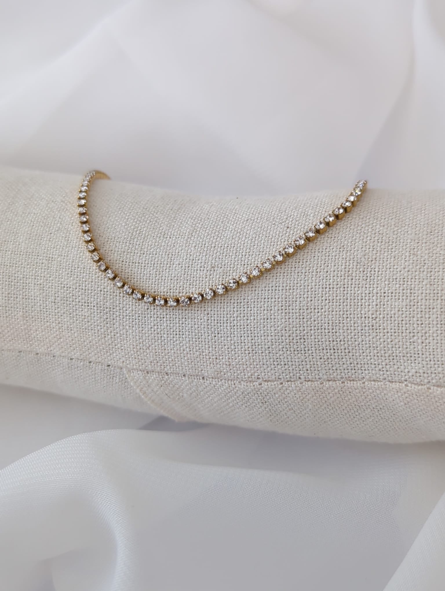 Collier doré en acier inoxydable avec des strass
