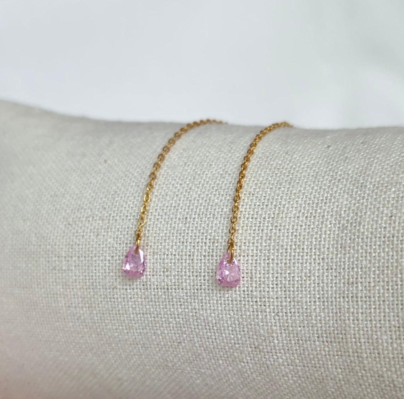 Boucles d'oreilles pendantes en acier inoxydable doré avec zircons