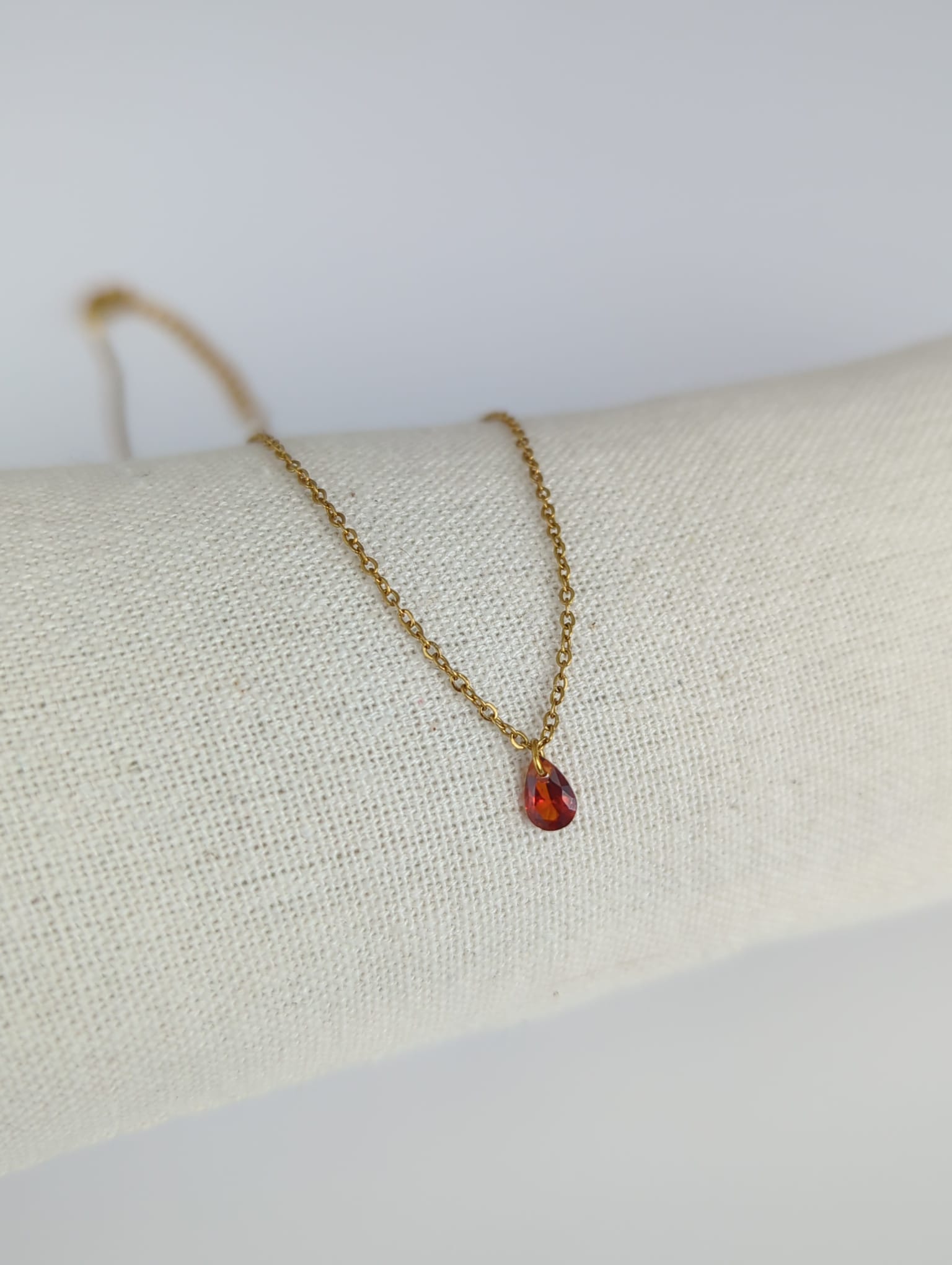 Collier doré en acier inoxydable avec zircon